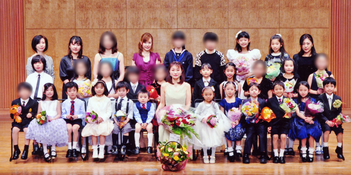 やくもピアノとうたの音楽教室 集合写真