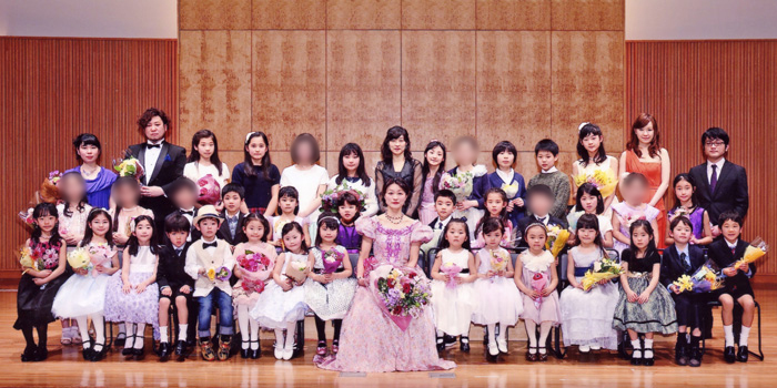 やくもピアノとうたの音楽教室 集合写真